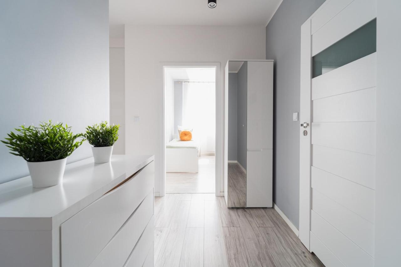 Apartamento New Apart Near Sky Tower - Gwiazdzista Breslavia Exterior foto